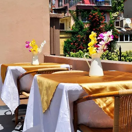 Nehrin Bed & Breakfast